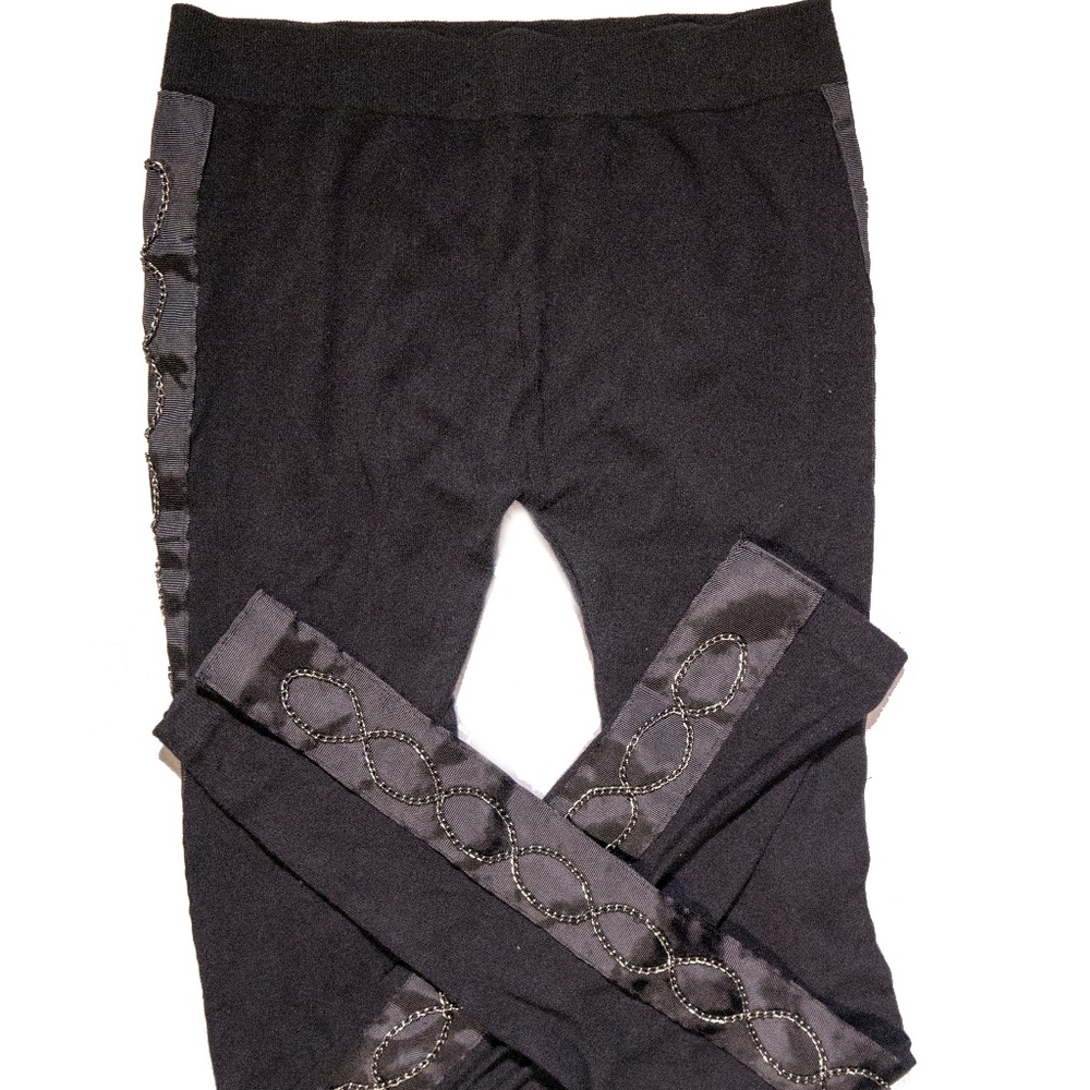 Chain Embroidered Leggings